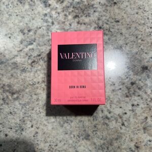 Valentino Donna Born in Roma Perfume